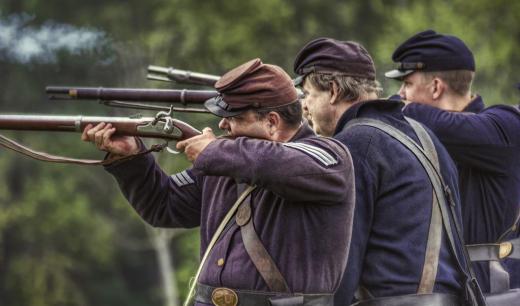 Union soldiers fighting against the Confederacy were identified by their blue uniforms.